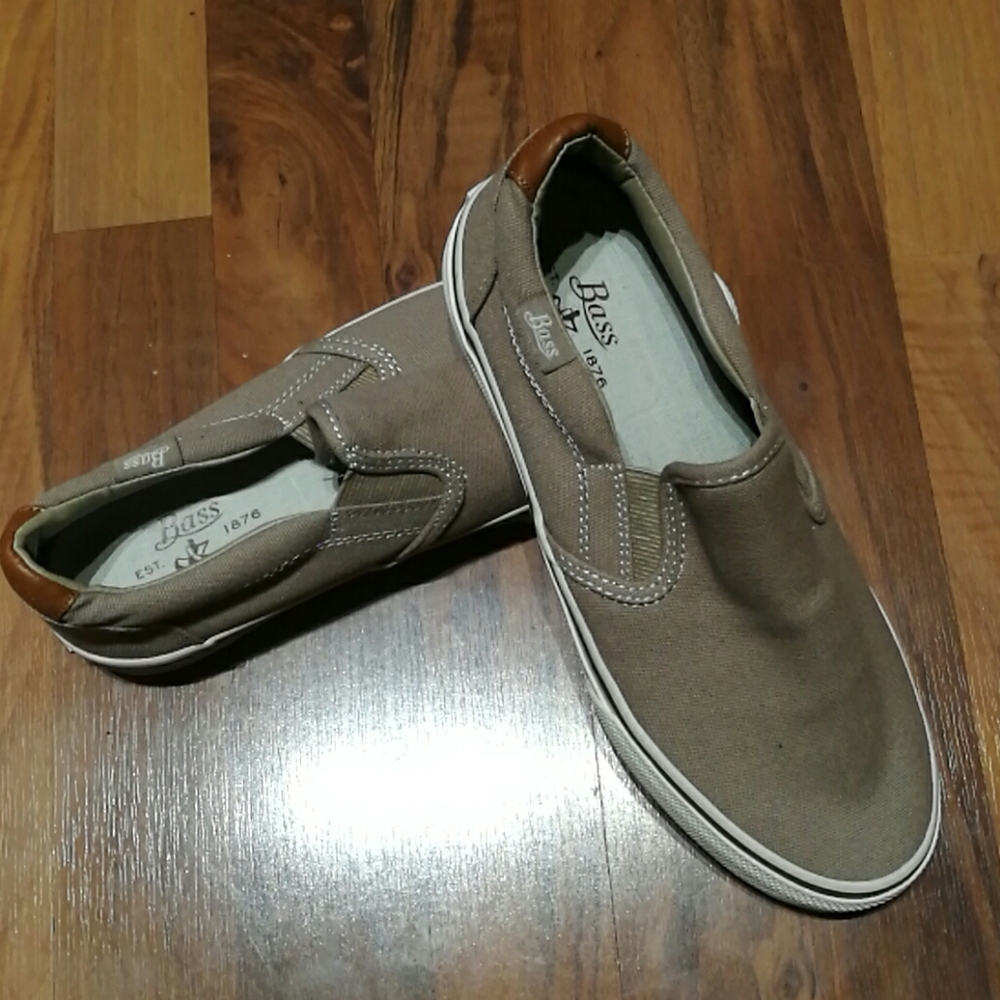 *NEW* G.H. Bass & Co. Men's slip on shoes